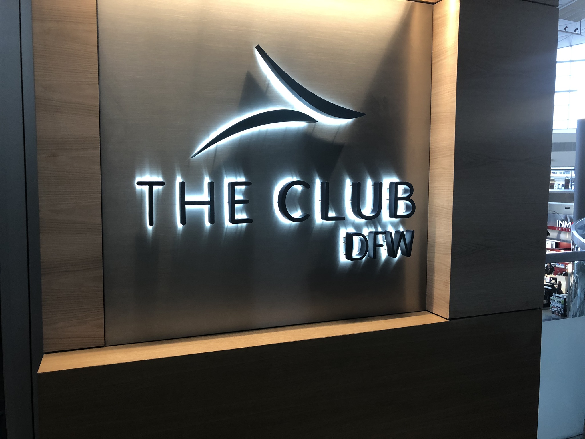 The Club DFW Lounge