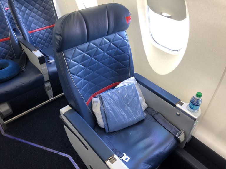 Volando de New York a Dallas en Delta First Class